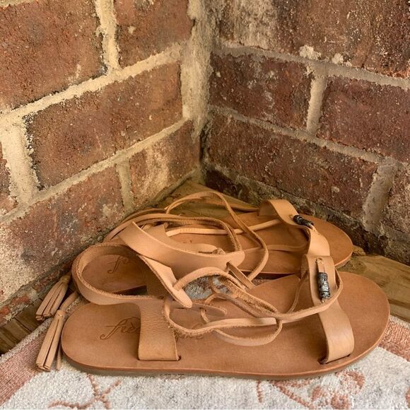 Free People Sandals 10 - Picture 7 of 12